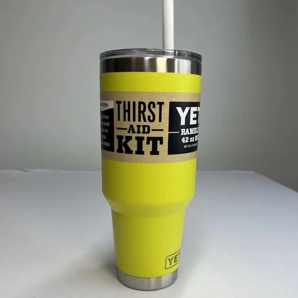 YETI Rambler 42oz Mug With Straw Lid Limited Edition Firefly Yellow- New W/tags - Picture 3 of 4